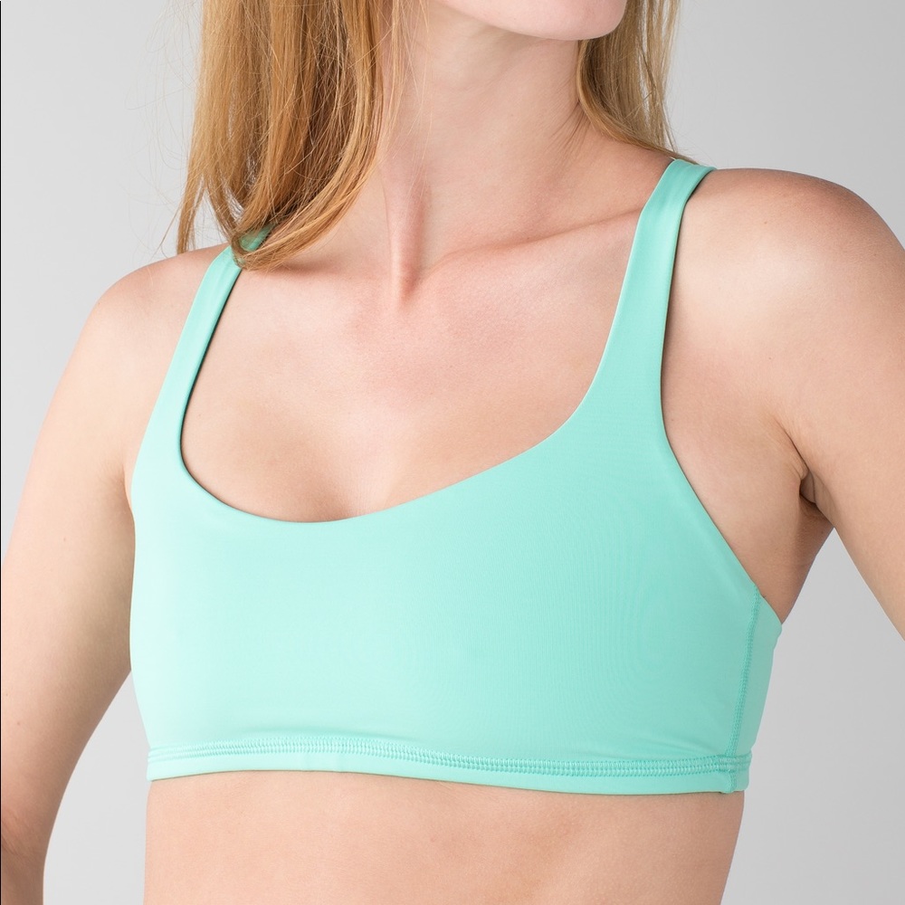 LuluLemon Free To Be Bra